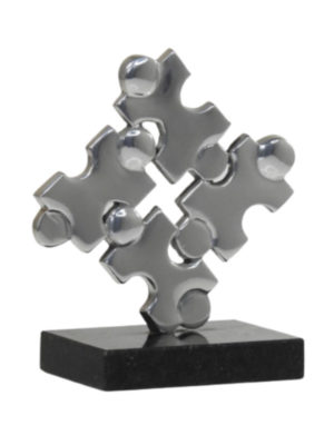 Troféu em metal prateado com base de granito preto, tema integração