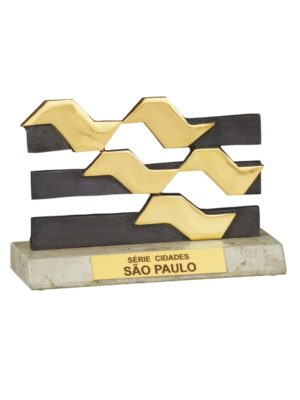 Troféu em metal dourado com base de mármore, tema São Paulo, série cidades